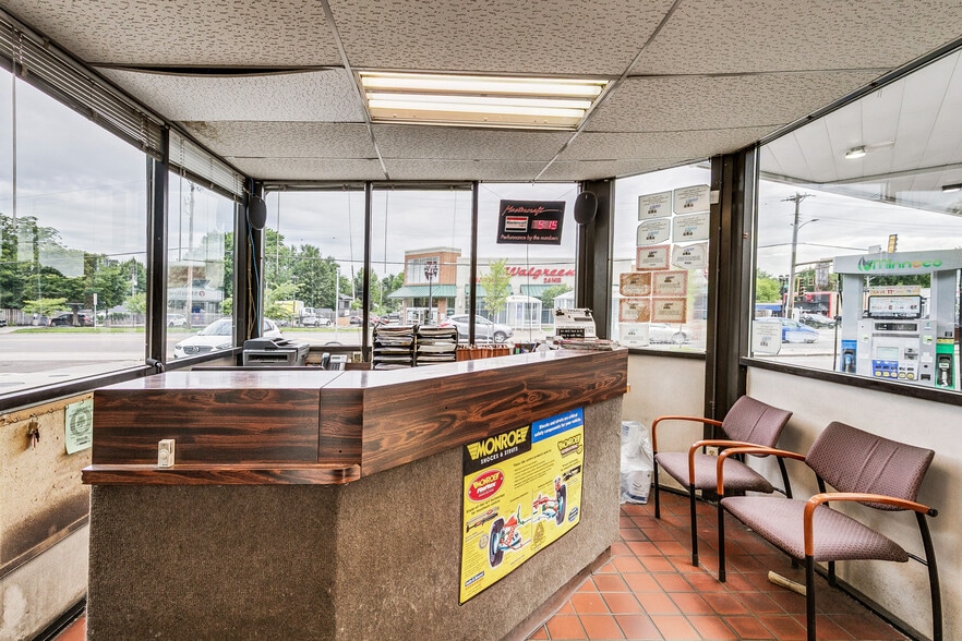 More Photos Of 485 S Snelling Ave, Saint Paul Service Station For Sale