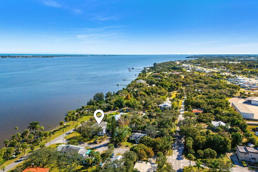 More Photos Of 2716 Riverview Dr, Melbourne Apartments For Sale