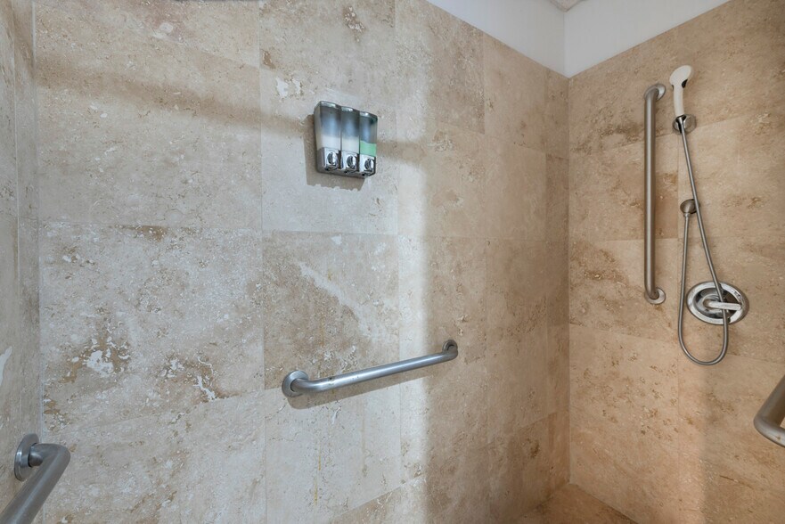 More Photos Of 6141 Sunset Dr, South Miami Medical For Lease