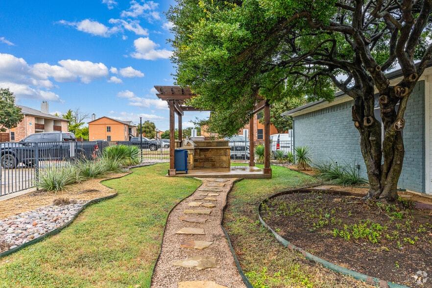 More Photos Of 4271 Altoona Dr, Dallas Apartments For Sale