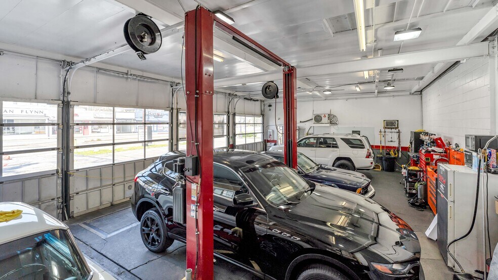 More Photos Of 3410 Aviation Blvd, Redondo Beach Auto Repair For Sale