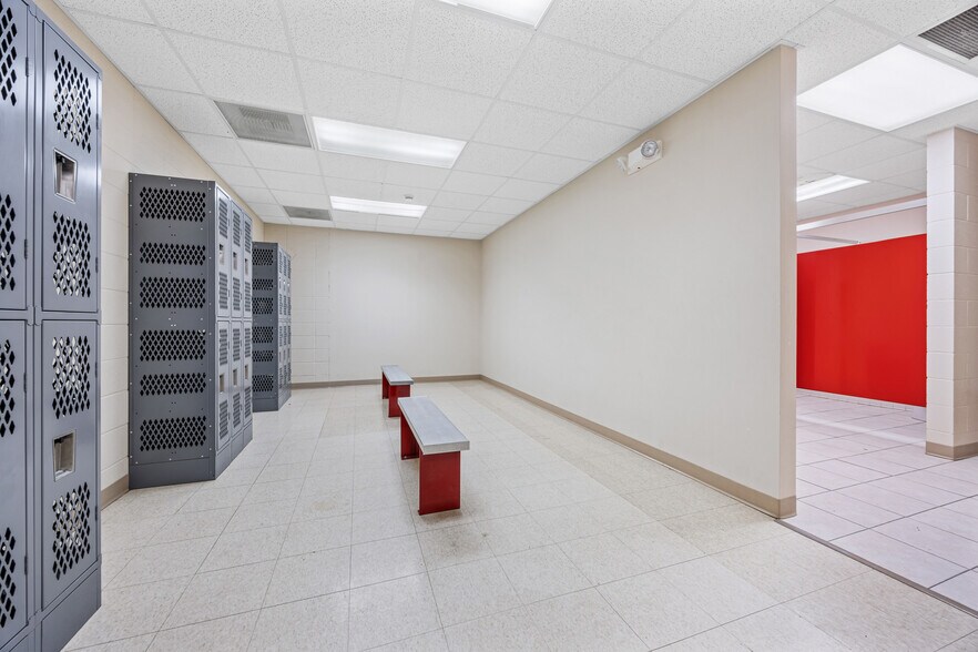 More Photos Of 1110 S 14th St, Moorhead Specialty For Sale