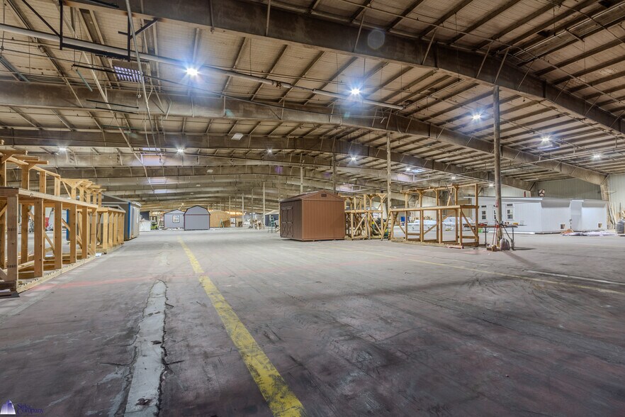 More Photos Of 7845 Carneal Rd, West Paducah Warehouse For Lease