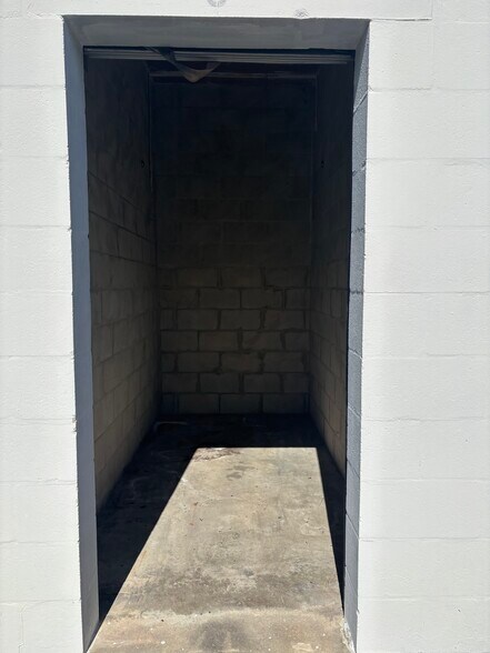 More Photos Of 820 Carswell Ave, Daytona Beach Self Storage For Sale