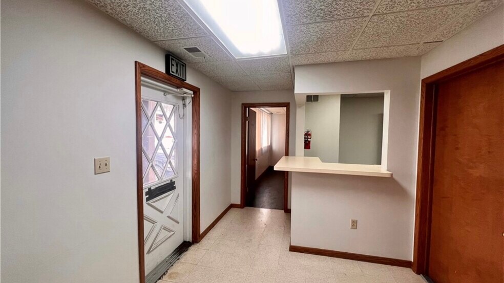 More Photos Of 438 Line Ave, Ellwood City Office For Sale