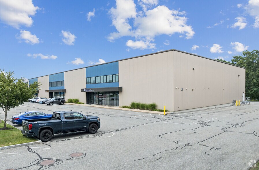 More Photos Of 30 Log Bridge Rd, Middleton Industrial For Lease