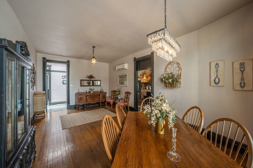 More Photos Of 75 N Waco St, Hillsboro General Retail For Lease