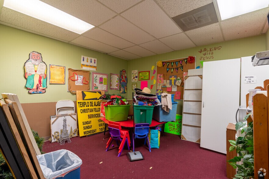 More Photos Of 1624-1642 Puente Ave, Baldwin Park Unknown For Lease