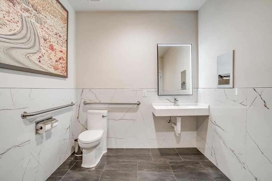 More Photos Of 924 Foster Ln, Weatherford Medical For Lease