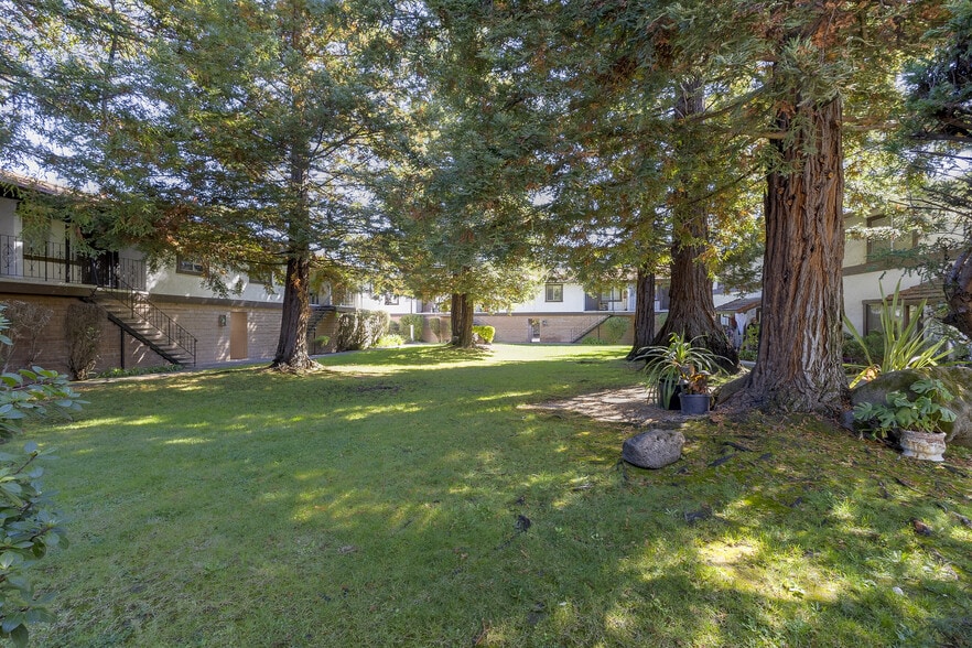 More Photos Of 7111 Marsh Way, Cotati Apartments For Sale