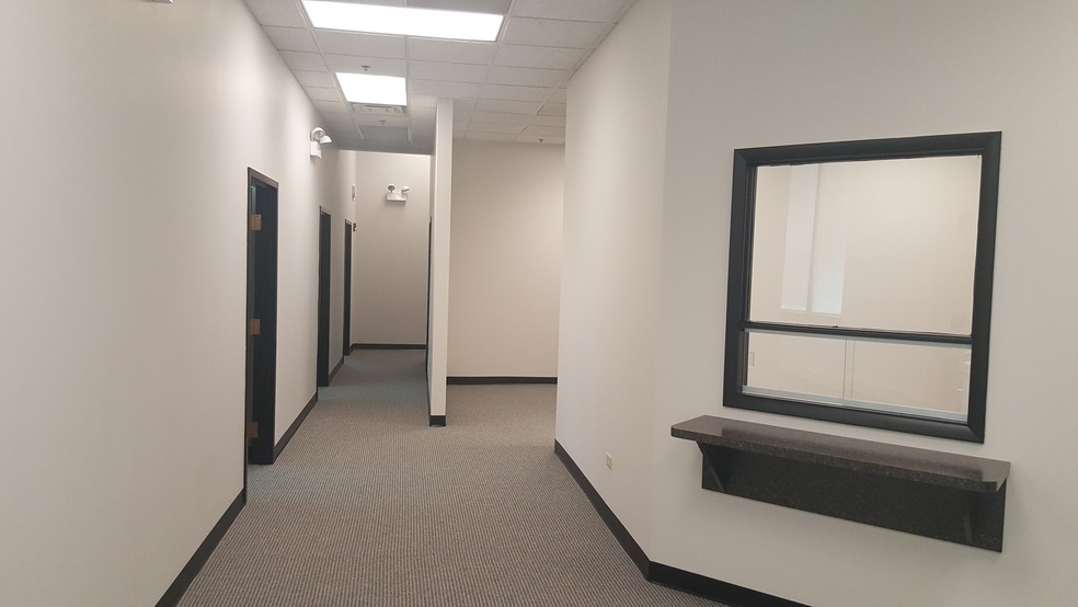 More Photos Of 100 N Fairway Dr, Vernon Hills Unknown For Lease