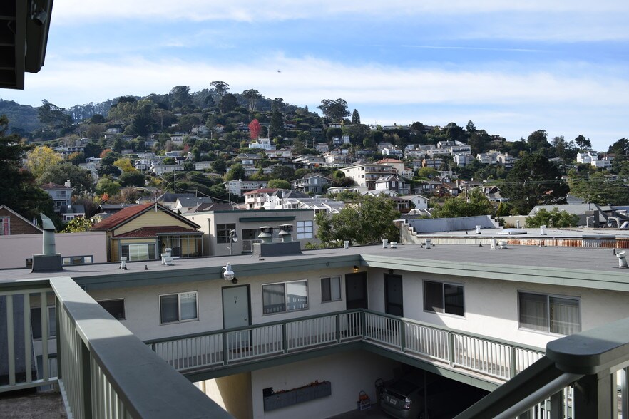 More Photos Of 206 Caledonia St, Sausalito Apartments For Sale