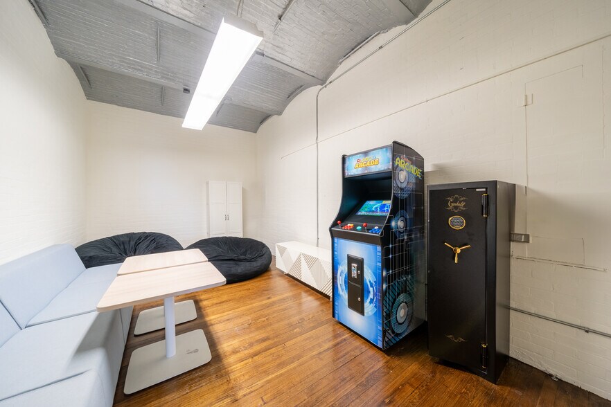 More Photos Of 1 Newark St, Hoboken Loft Creative Space For Lease