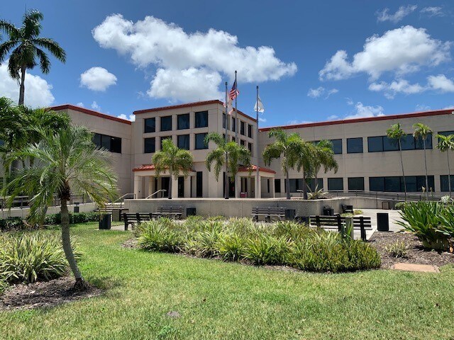 More Photos Of 333 SW 12th Ave, Deerfield Beach Light Distribution For Lease