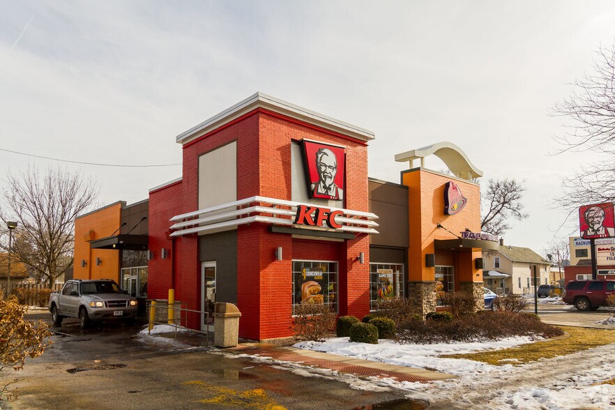 More Photos Of 600 Collins St, Joliet Fast Food For Sale