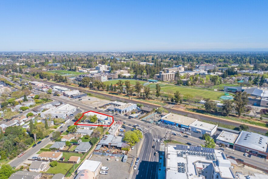 More Photos Of 6400 Elvas Ave, Sacramento Freestanding For Sale