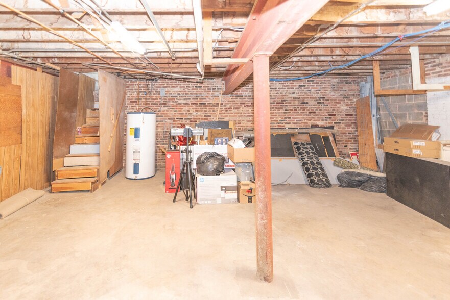 More Photos Of 3600 S Hanover St, Baltimore Storefront For Sale