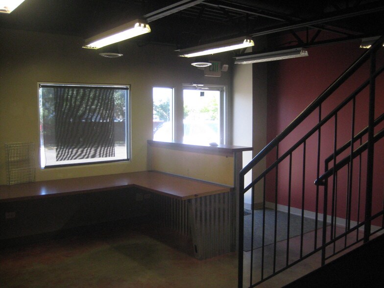 More Photos Of 15334 E Hinsdale Cir, Centennial Light Manufacturing For Lease