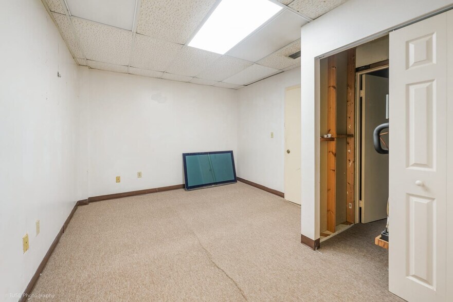 More Photos Of 1651 W 37th St, Hialeah Warehouse For Sale