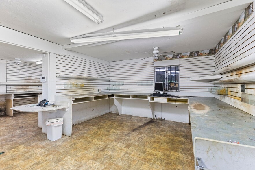More Photos Of 5034 N Nebraska Ave, Tampa Freestanding For Sale