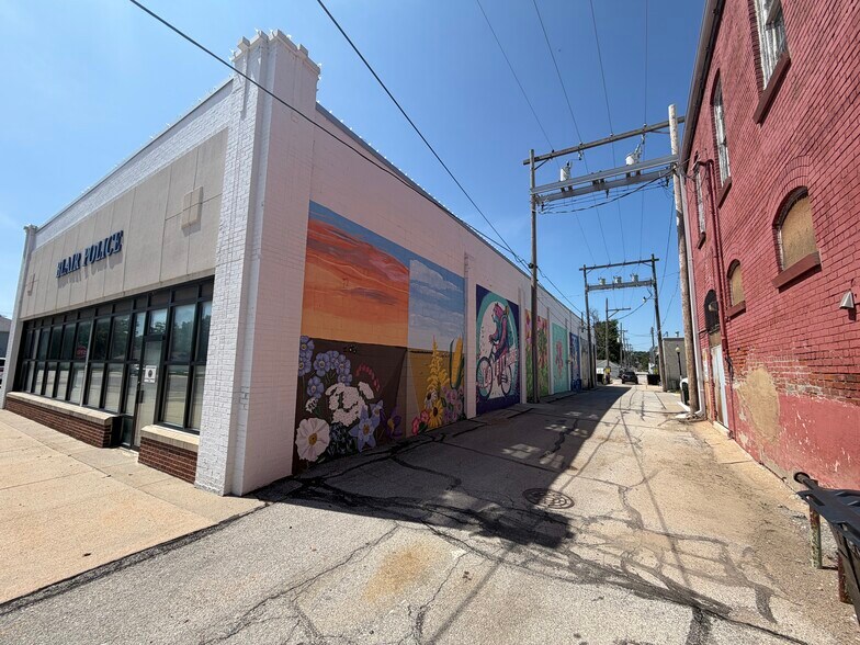 More Photos Of 1705 Washington St, Blair Storefront Retail Office For Sale
