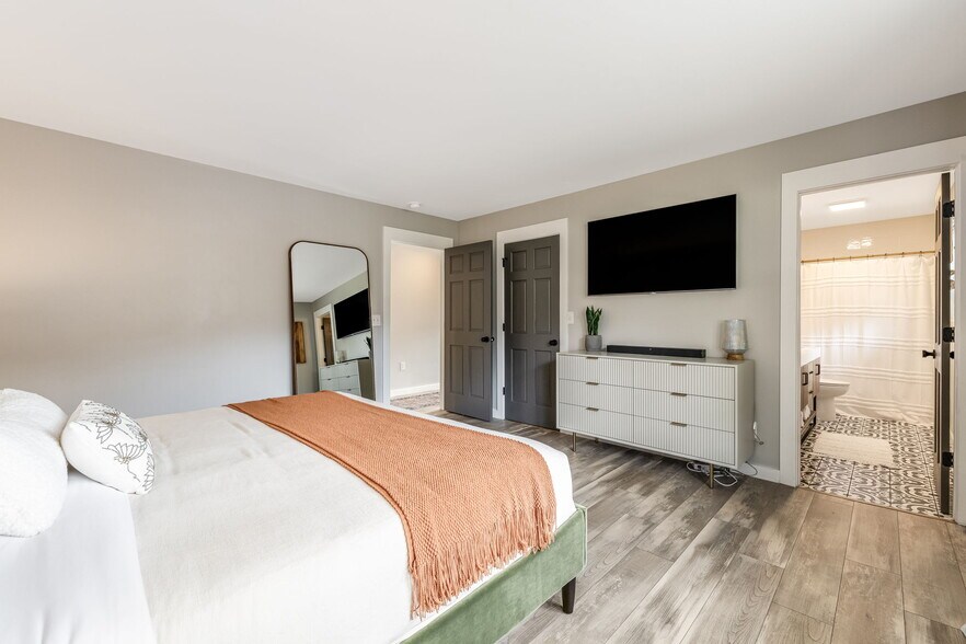 More Photos Of 4102 Soco Rd, Maggie Valley Hotel For Sale