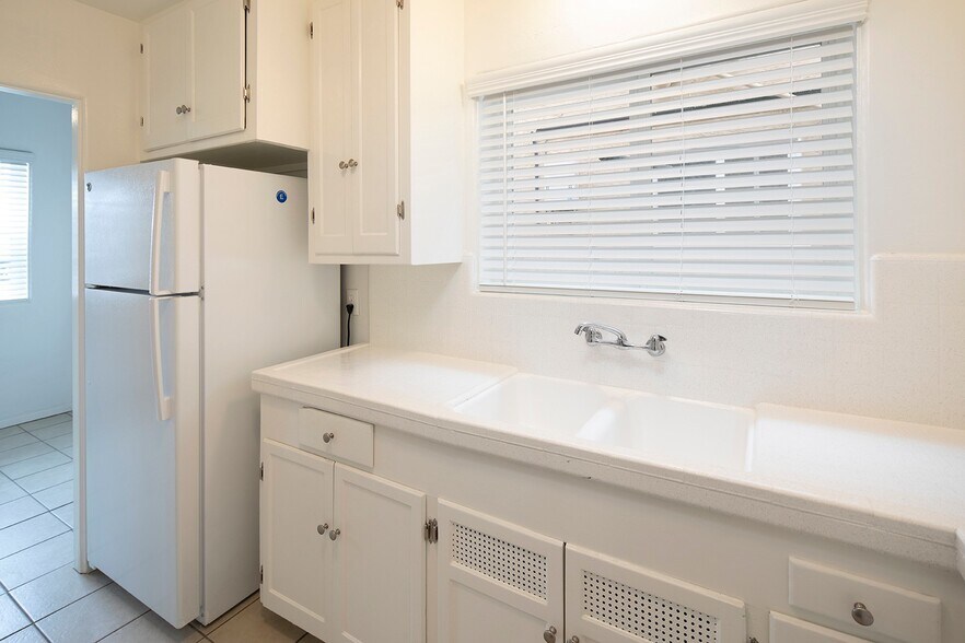 More Photos Of 3034 Canon St, San Diego Apartments For Sale