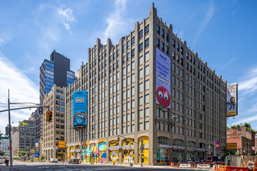 More Photos Of 131 Varick St, New York Coworking Space