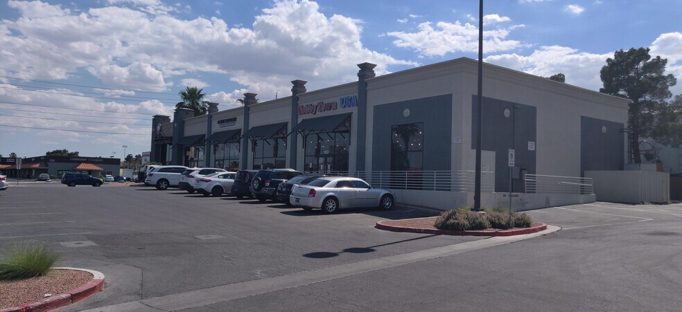 More Photos Of 4590 W Sahara Ave, Las Vegas Storefront For Lease