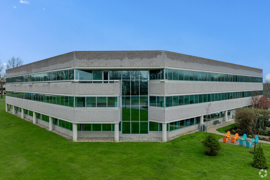 More Photos Of 2 Walnut Grove Dr, Horsham Township Office For Sale