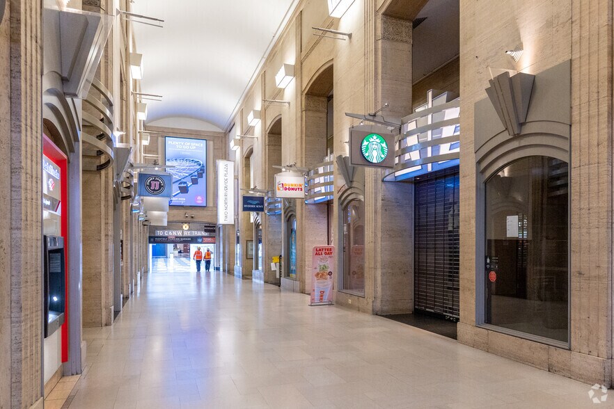 More Photos Of 2 N Riverside Plz, Chicago Office For Lease