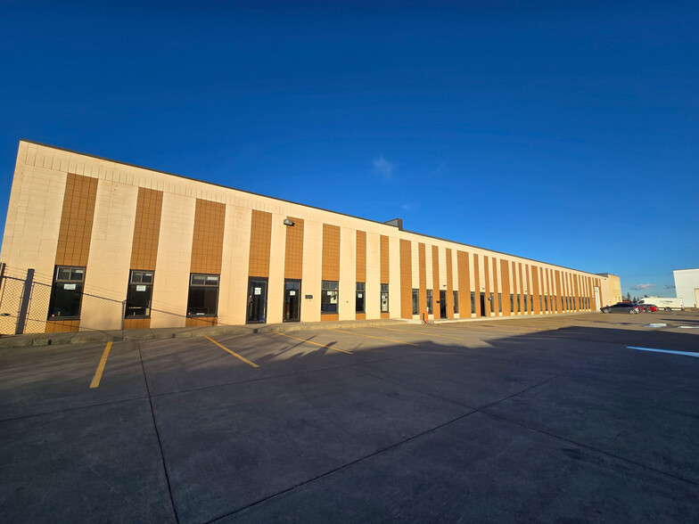 More Photos Of 2104 8th St, Nisku Flex For Sale