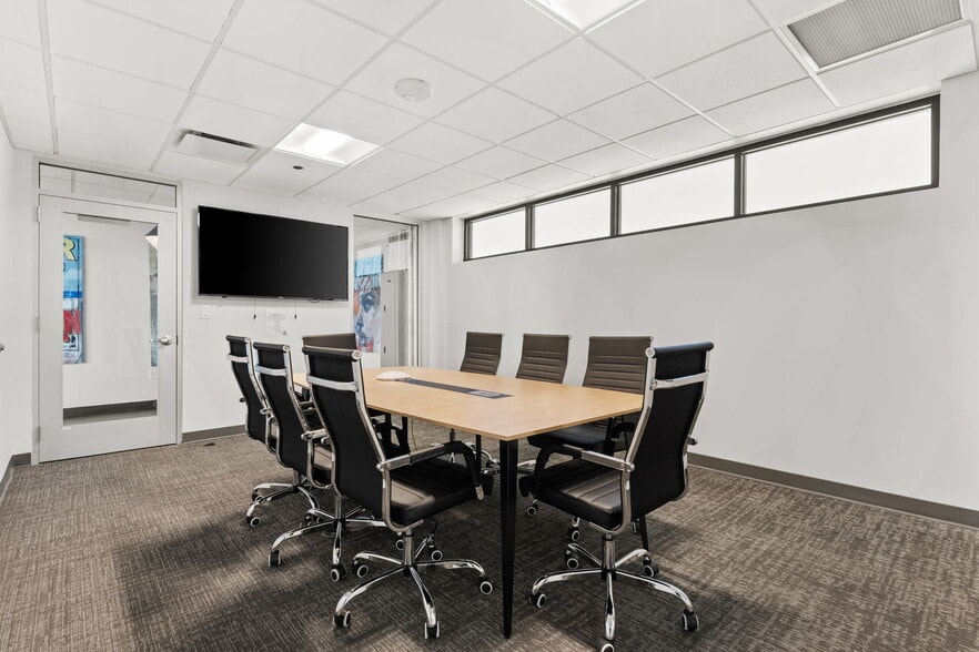 More Photos Of 4229 N FM 620 Hwy, Austin Showroom For Sale