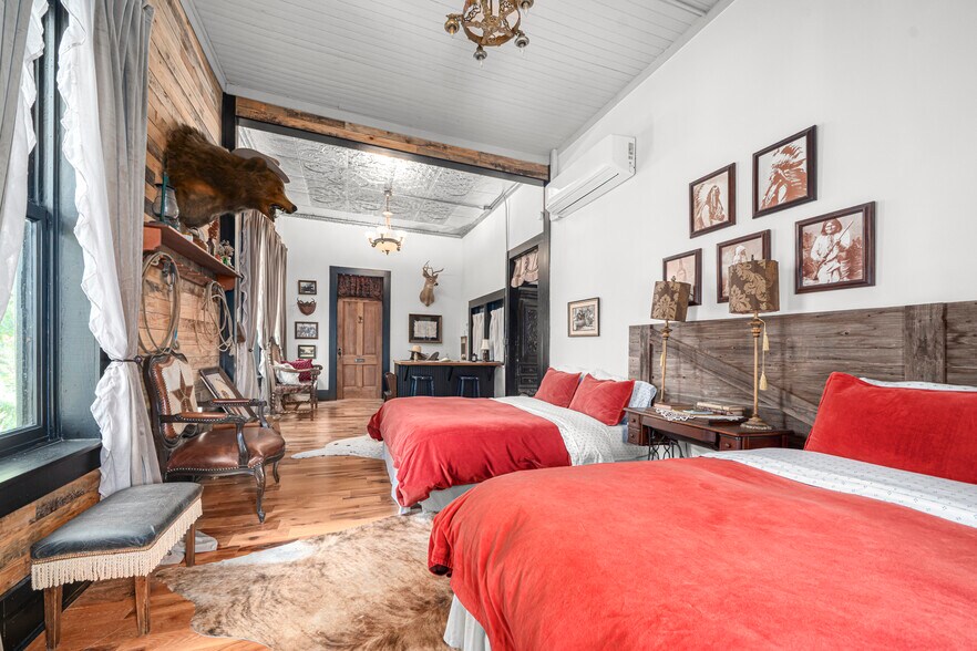 More Photos Of 411 E Front Ave, Chester Hospitality For Sale