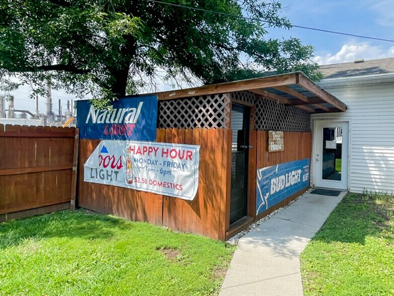 More Photos Of 1112 Madison St, South Roxana Restaurant For Sale