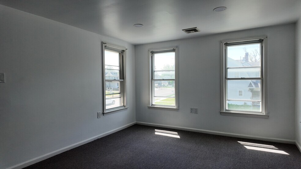 More Photos Of 33 N Main St, Marlboro Office For Lease