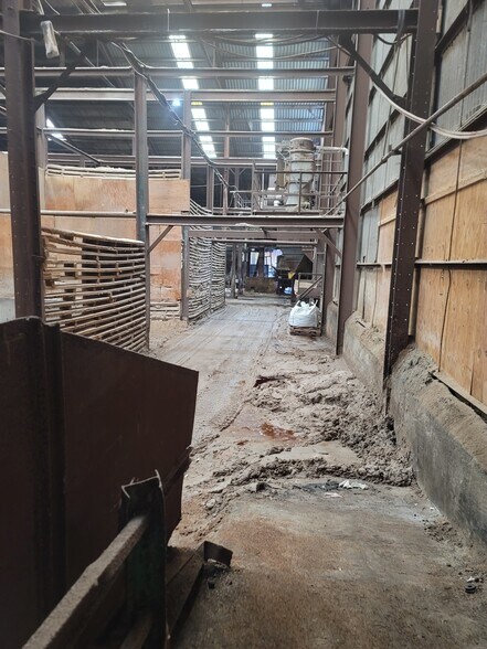 More Photos Of 2582 Salisbury Hwy, Statesville Manufacturing For Sale