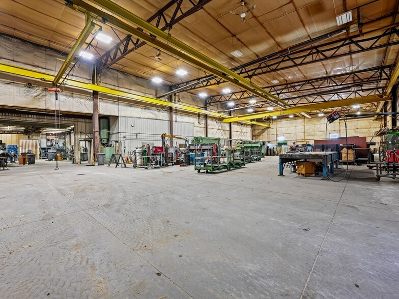 More Photos Of 6869 Columbus St, New Vienna Warehouse For Sale