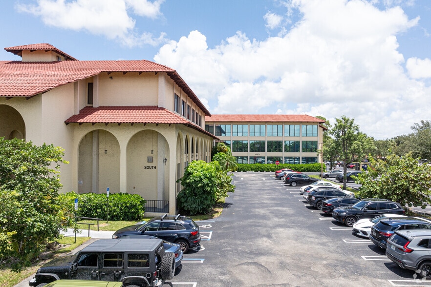 More Photos Of 6801 Lake Worth Rd, Greenacres Medical For Sale