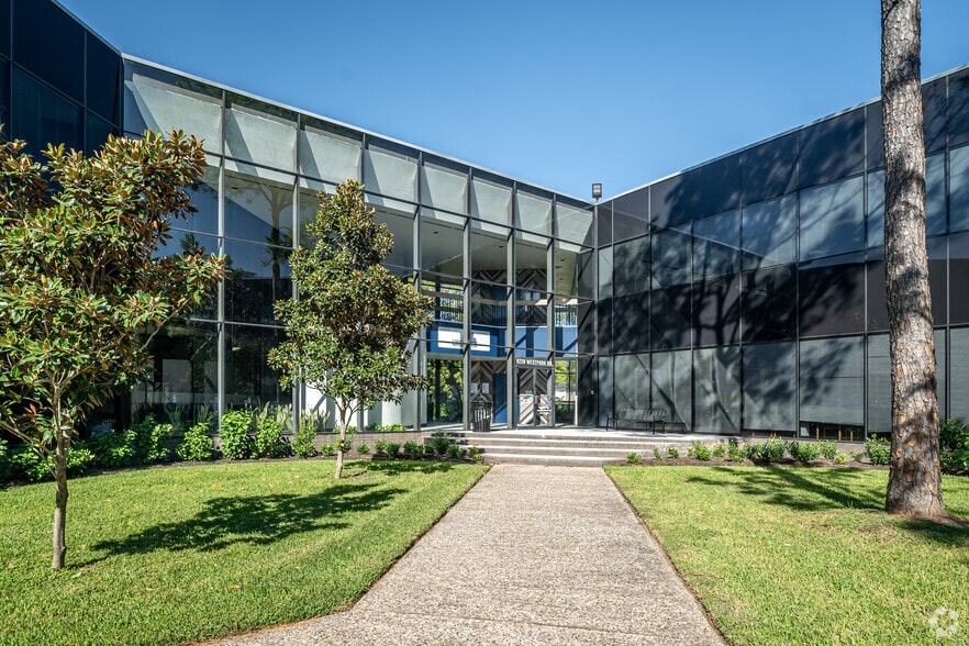 More Photos Of 6220 WESTPARK Dr, Houston Office For Lease