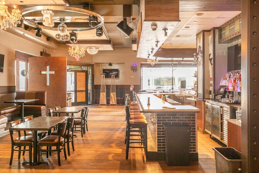 More Photos Of 1000 K St, Sacramento Restaurant For Lease