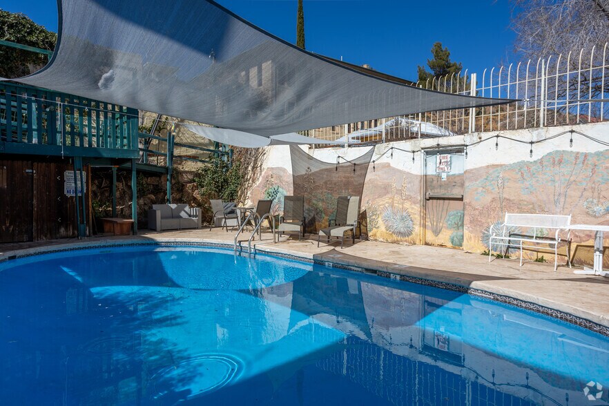 More Photos Of 11 Howell Ave, Bisbee Hotel For Sale