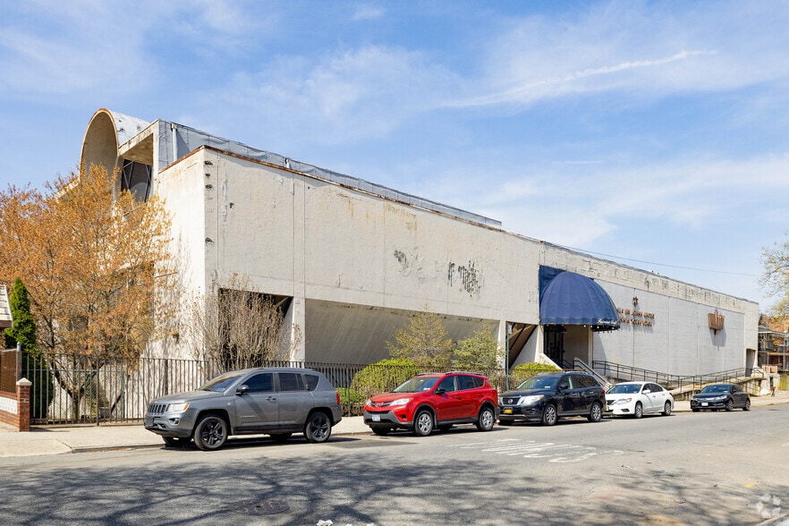 Primary Photo Of 1440 E 99th St, Brooklyn Medical For Sale