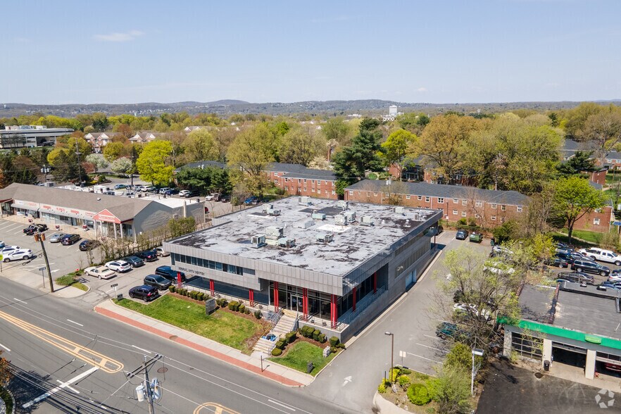 More Photos Of 19-21 Fair Lawn Ave, Fair Lawn Medical For Lease