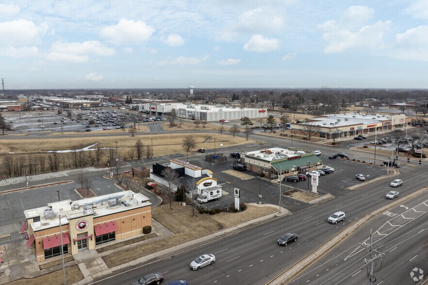 More Photos Of 7120 W 159th Street & Harlem Ave, Orland Park Fast Food For Lease