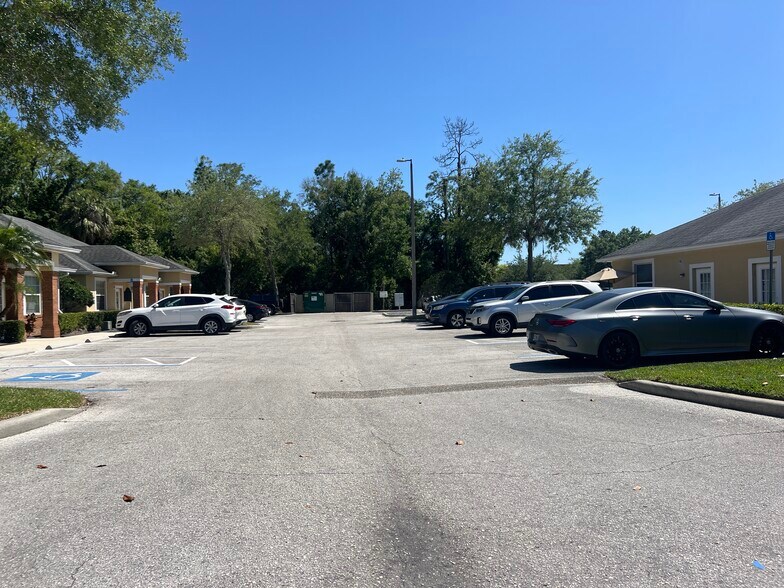 More Photos Of 11041-11043 Countryway Blvd, Tampa Office For Lease