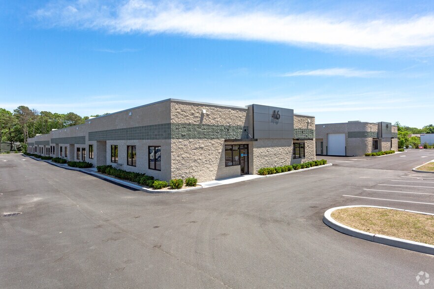 More Photos Of 46-48 Windsor Pl, Central Islip Unknown For Lease