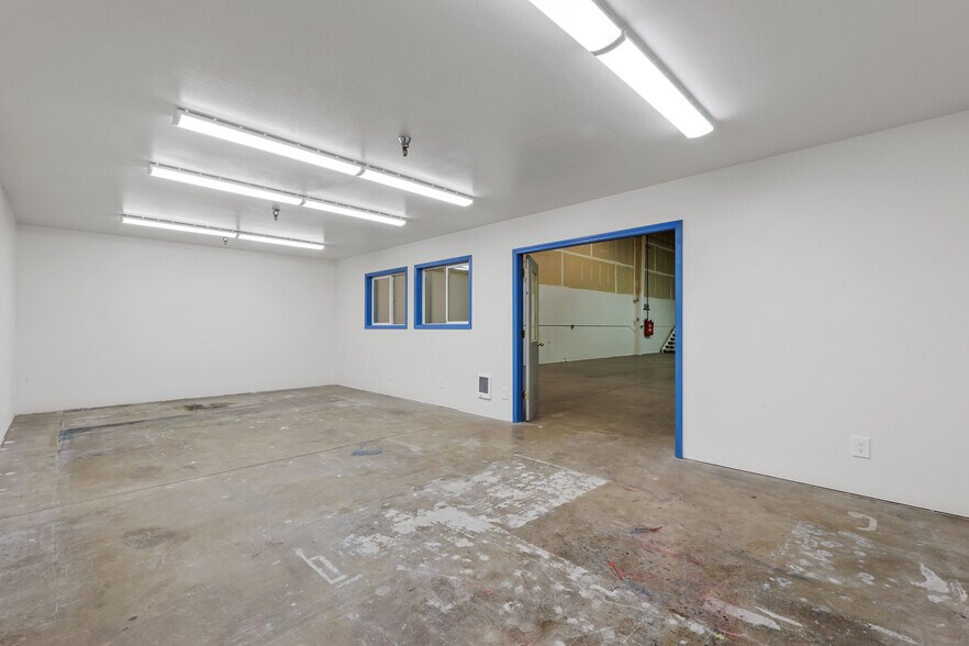 More Photos Of 1718 SE 8th Ave, Camas Warehouse For Sale