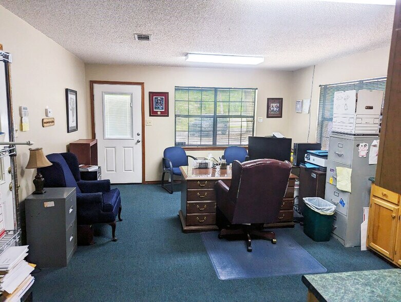 More Photos Of 2261 Dawes Rd, Mobile Warehouse For Sale