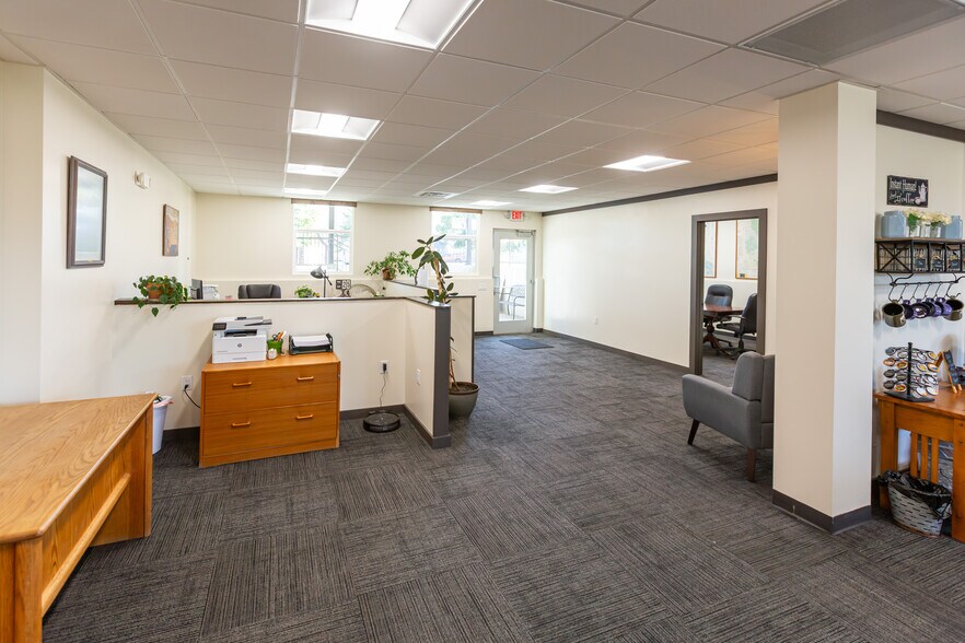 More Photos Of 200 W Railroad Ave, Plains Medical For Sale